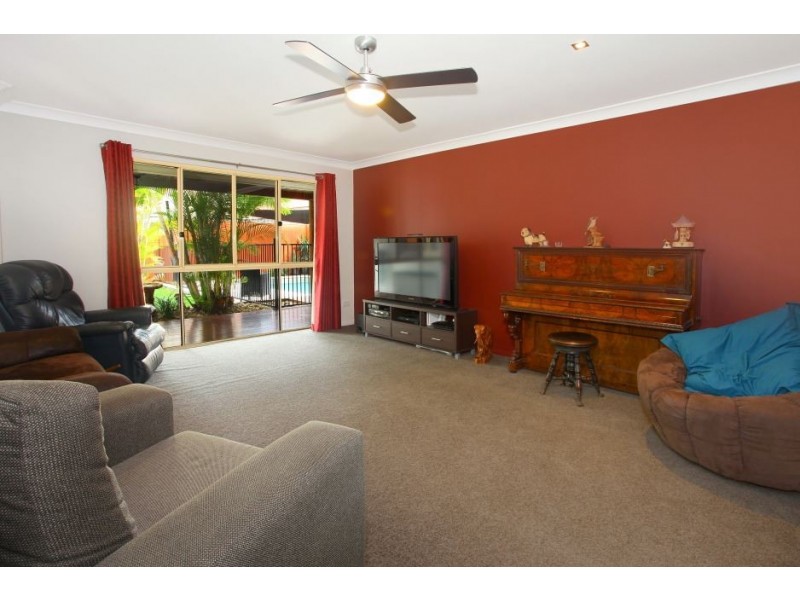 11 Leicester Terrace, Mudgeeraba QLD 4213