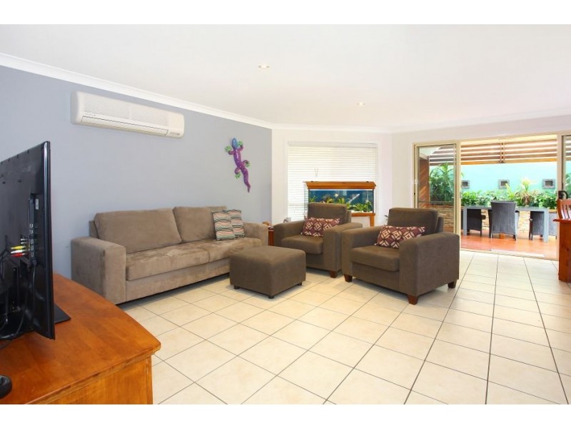 11 Leicester Terrace, Mudgeeraba QLD 4213