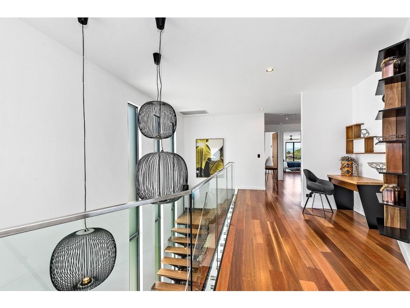 2/30 Bombala Street, Broadbeach Waters QLD 4218