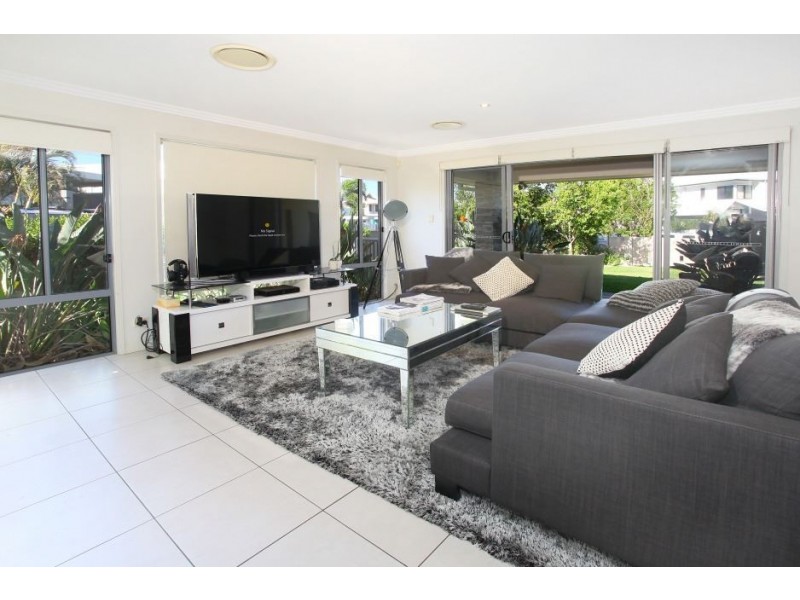 70 Southaven Drive, Helensvale QLD 4212