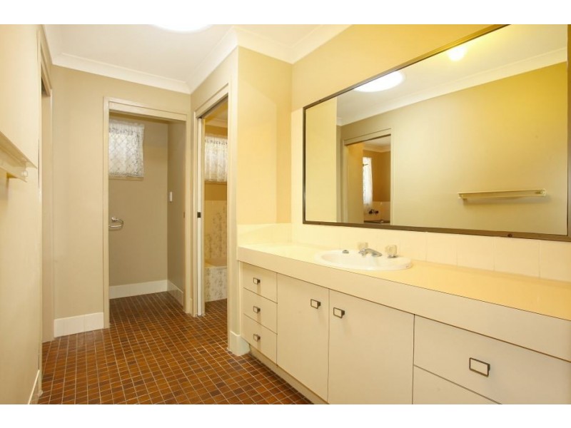 98 Hardys Road, Mudgeeraba QLD 4213