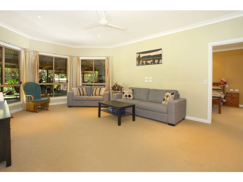 12 Bernborough Place, Mudgeeraba QLD 4213