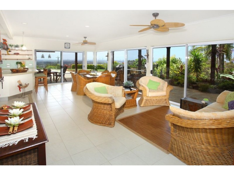 91 Wallaby Drive, Mudgeeraba QLD 4213