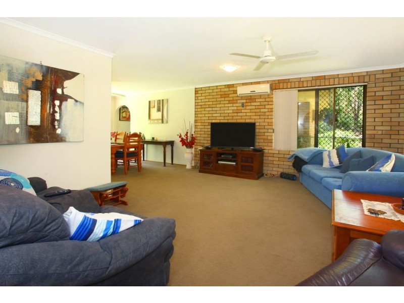 8 Idolou Court, Mudgeeraba QLD 4213