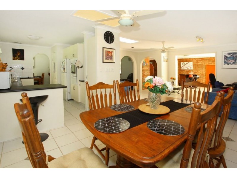 8 Idolou Court, Mudgeeraba QLD 4213