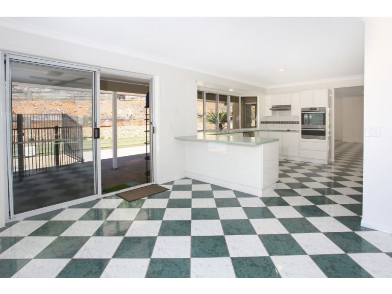 27 Austinville Road, Mudgeeraba QLD 4213