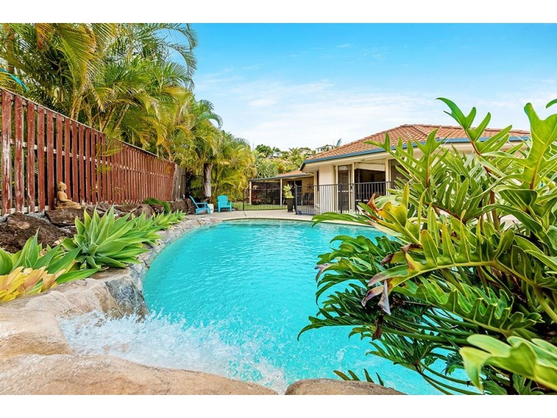 6 Ilminster Crescent, Mudgeeraba QLD 4213