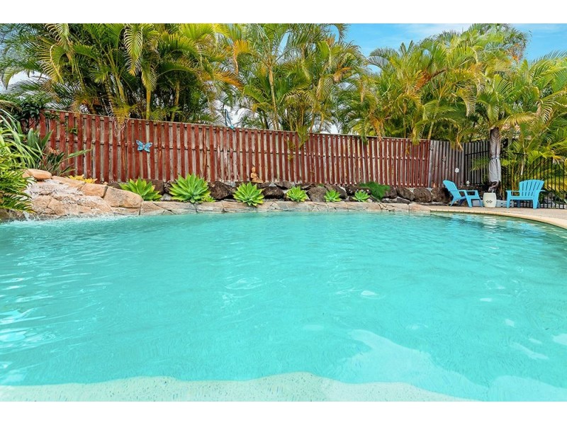 6 Ilminster Crescent, Mudgeeraba QLD 4213