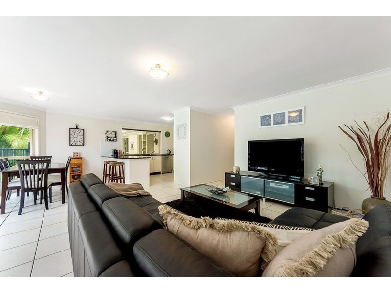 6 Ilminster Crescent, Mudgeeraba QLD 4213