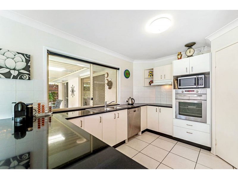 6 Ilminster Crescent, Mudgeeraba QLD 4213