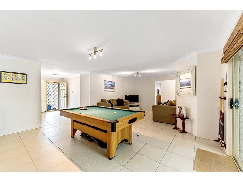 6 Ilminster Crescent, Mudgeeraba QLD 4213