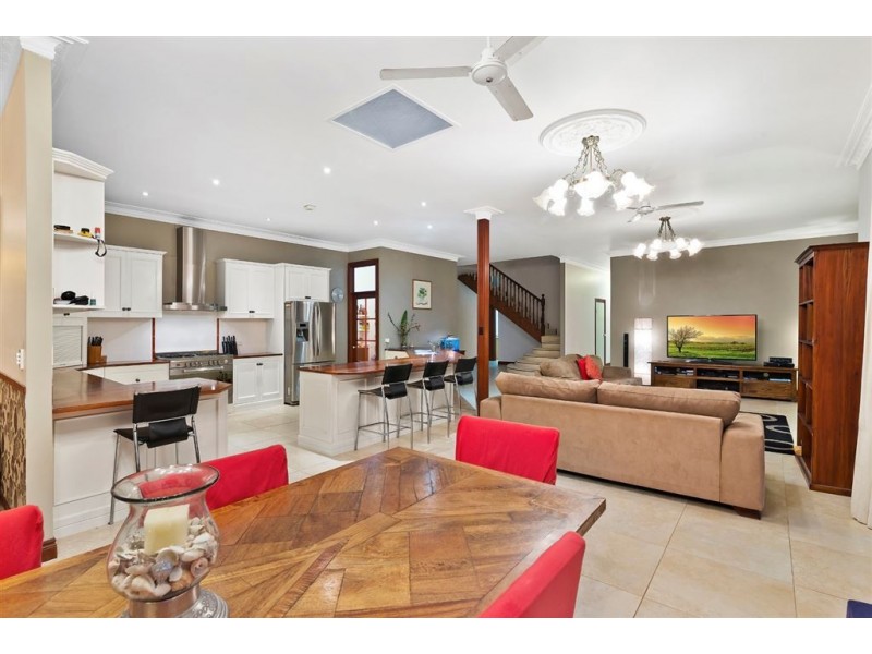 86 Aylesham Drive, Bonogin QLD 4213