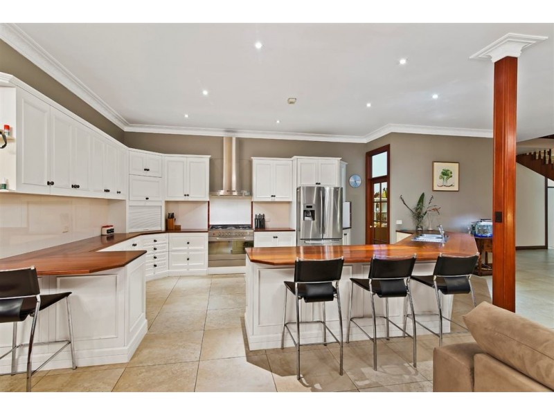 86 Aylesham Drive, Bonogin QLD 4213