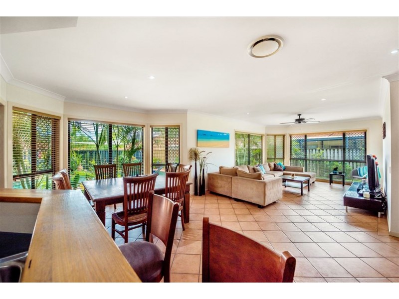 4 Ilminster Crescent, Mudgeeraba QLD 4213