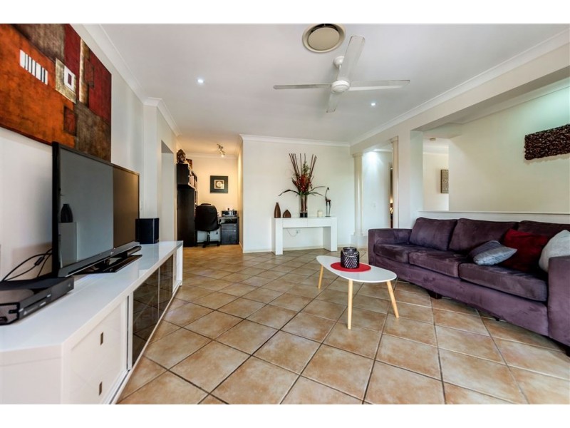 4 Ilminster Crescent, Mudgeeraba QLD 4213