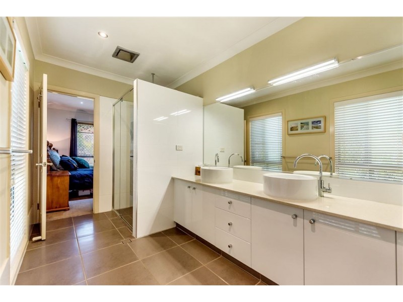 4 Ilminster Crescent, Mudgeeraba QLD 4213