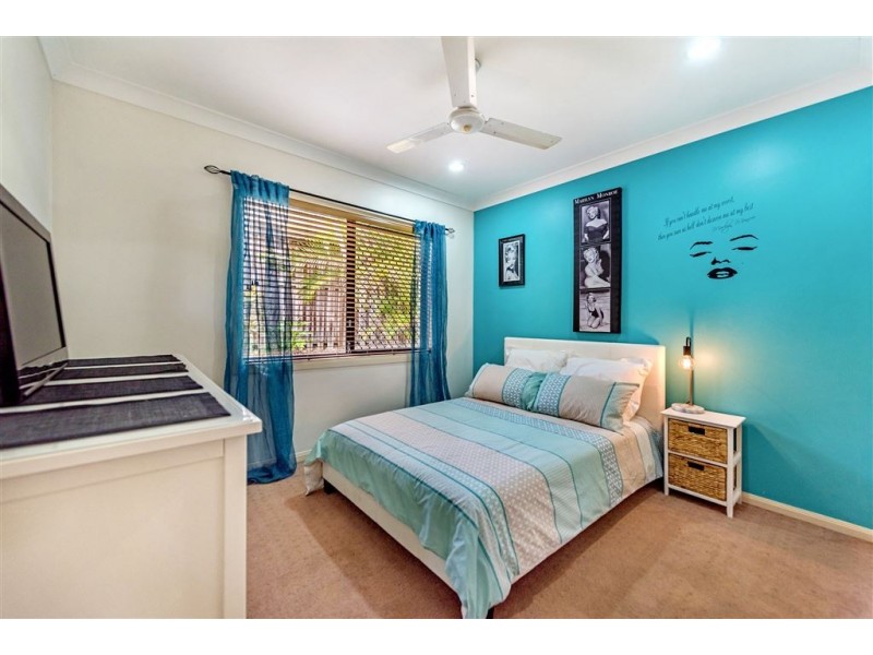 4 Ilminster Crescent, Mudgeeraba QLD 4213