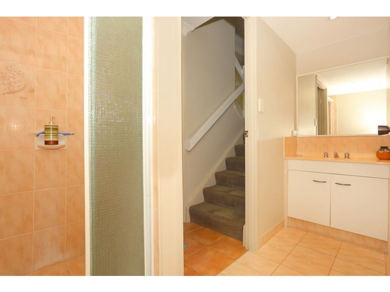 16/8 Sherwood Close, Mudgeeraba QLD 4213