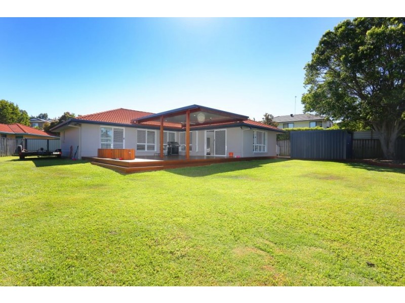 6 Drift Away Court, Robina QLD 4226