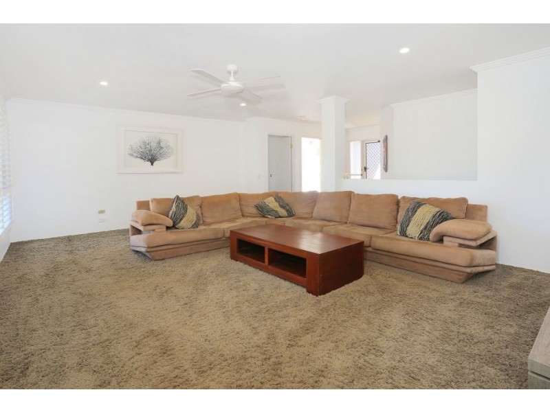 6 Drift Away Court, Robina QLD 4226