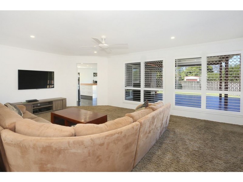 6 Drift Away Court, Robina QLD 4226