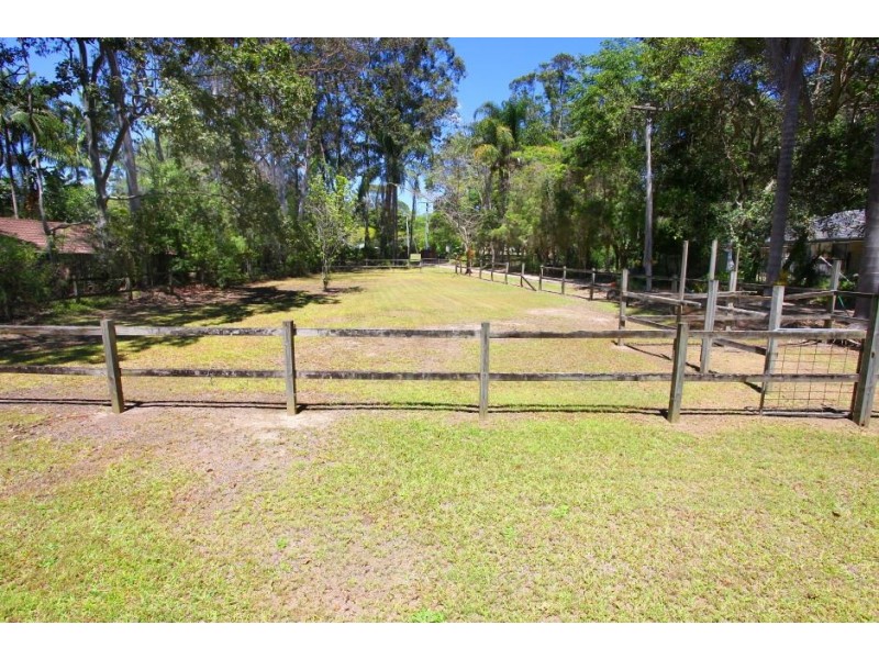 8 Idolou Court, Mudgeeraba QLD 4213