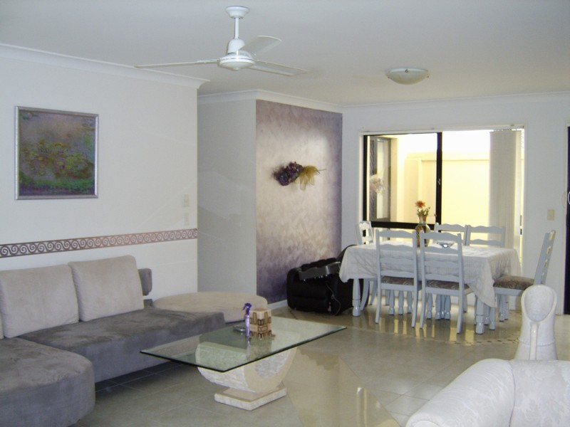 110/2 Langport Parade, Mudgeeraba QLD 4213