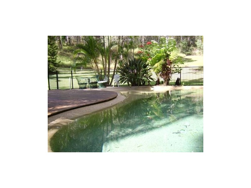 9 Baileys Rd, Tallai QLD 4213
