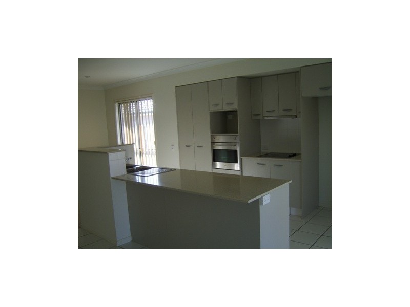 4 Schneid St, Mudgeeraba QLD 4213