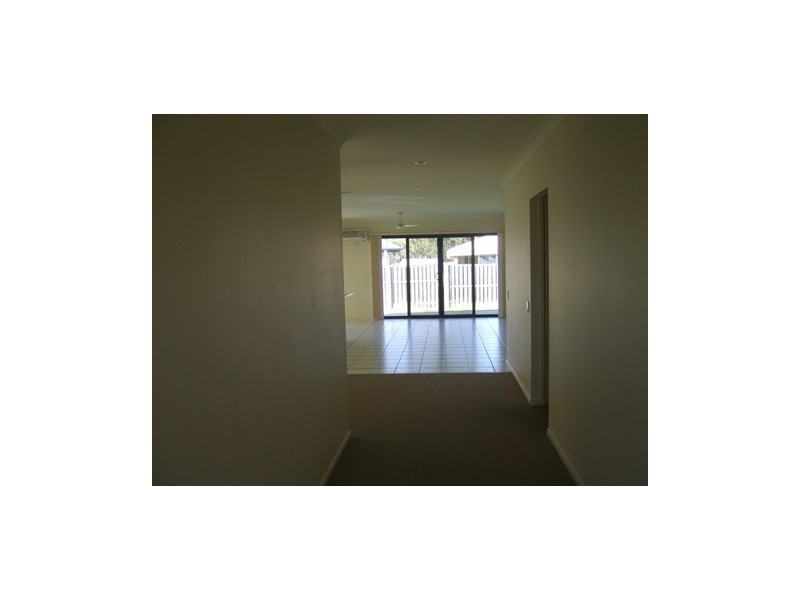 4 Schneid St, Mudgeeraba QLD 4213