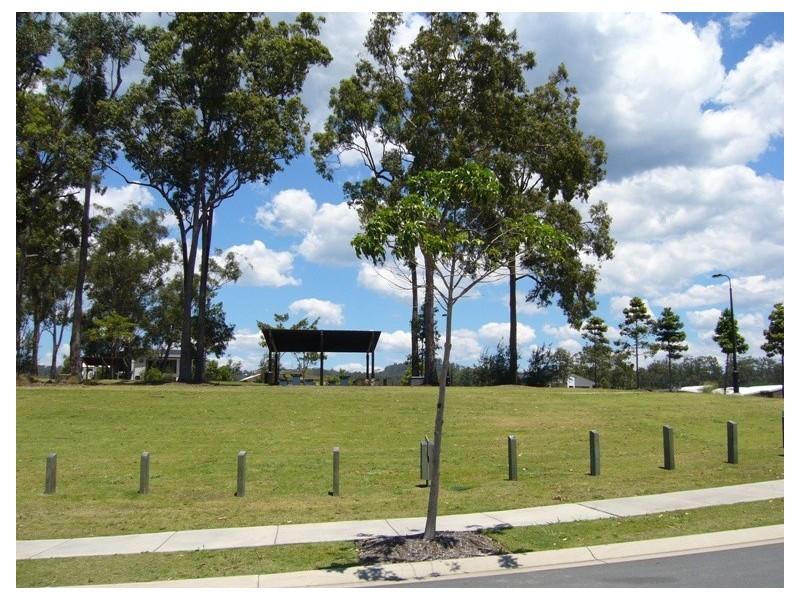 27 Southern Skies Avenue, Reedy Creek QLD 4227