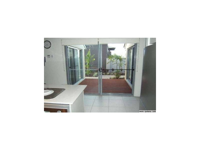 70 Southaven Drive, Helensvale QLD 4212