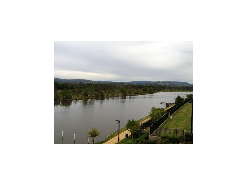 4/5024 Emerald Island Drive, Carrara QLD 4211