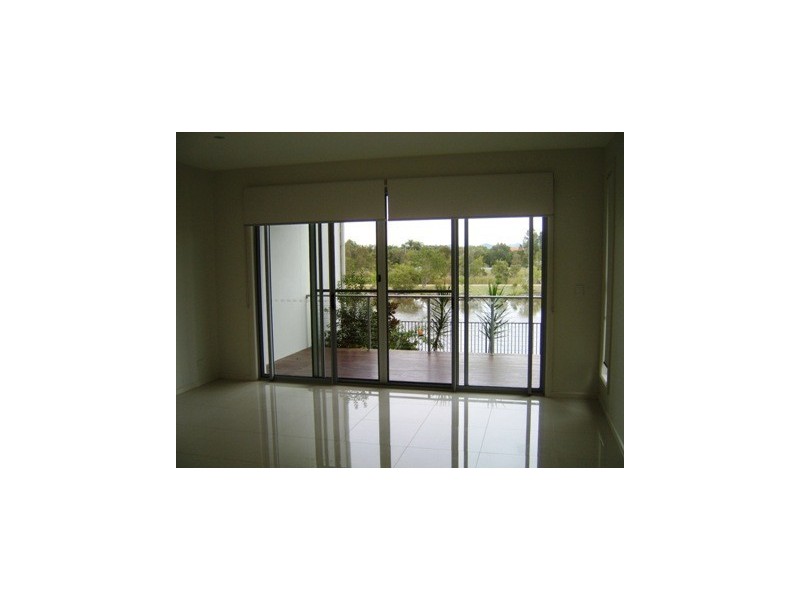 4/5024 Emerald Island Drive, Carrara QLD 4211