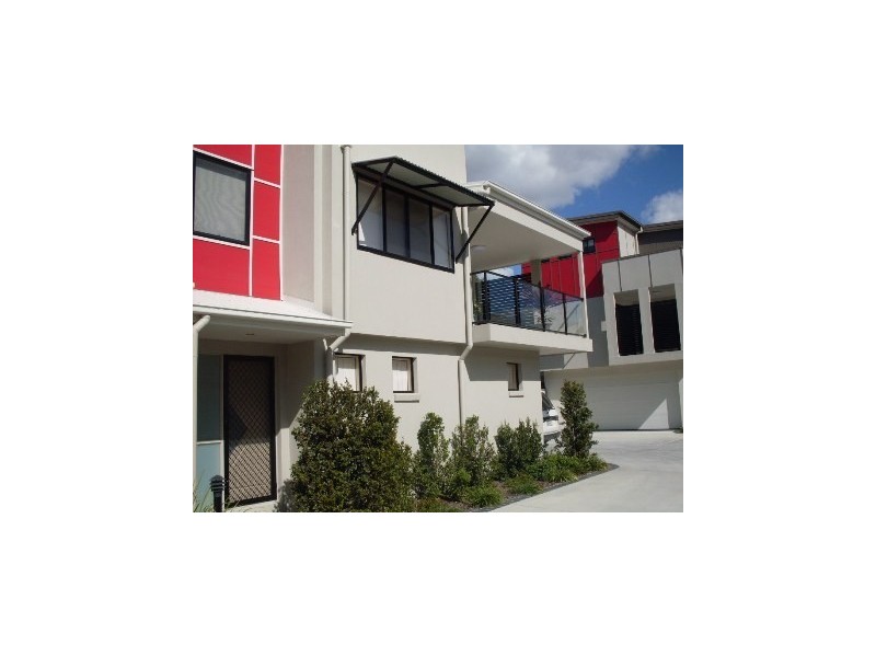 4/35 Harley Street, Labrador QLD 4215