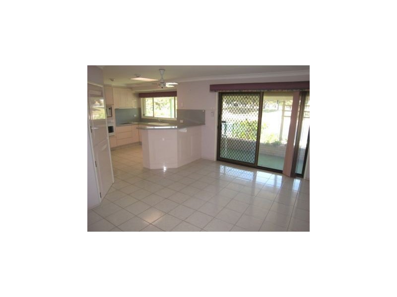 18 Cocos Crescent, Broadbeach Waters QLD 4218