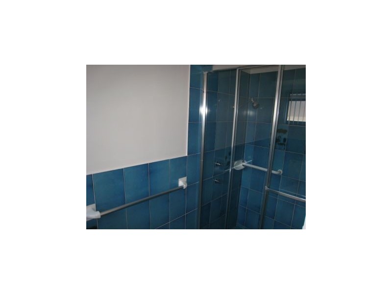 18 Cocos Crescent, Broadbeach Waters QLD 4218