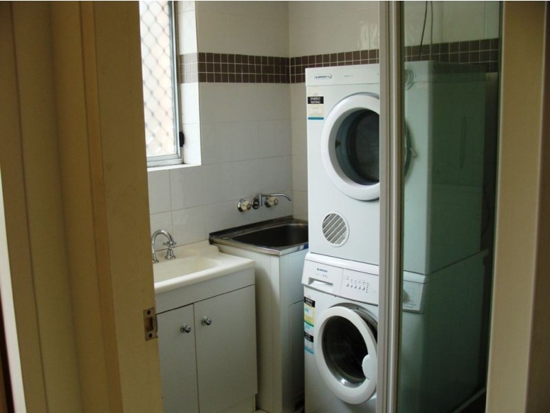 1/25 White Street, Southport QLD 4215