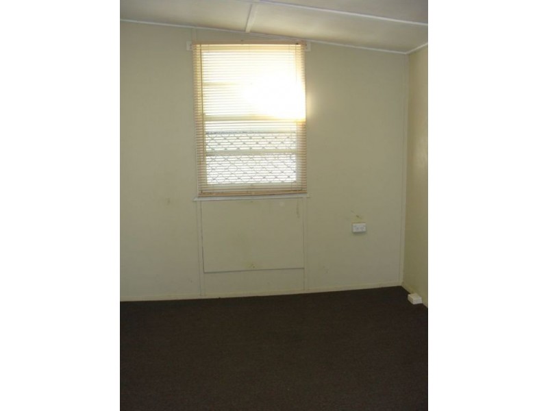 18 Spendelove Avenue, Southport QLD 4215