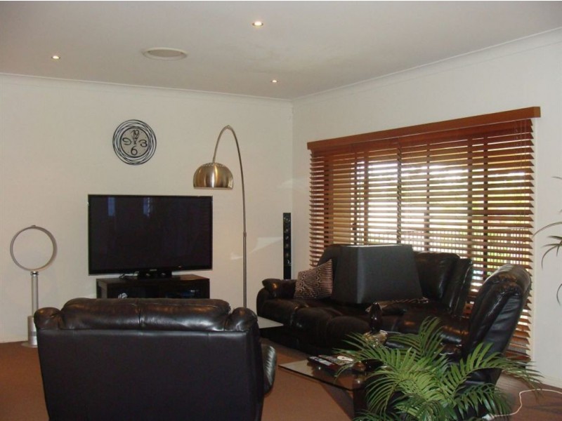 3 Casuarina Street, Molendinar QLD 4214