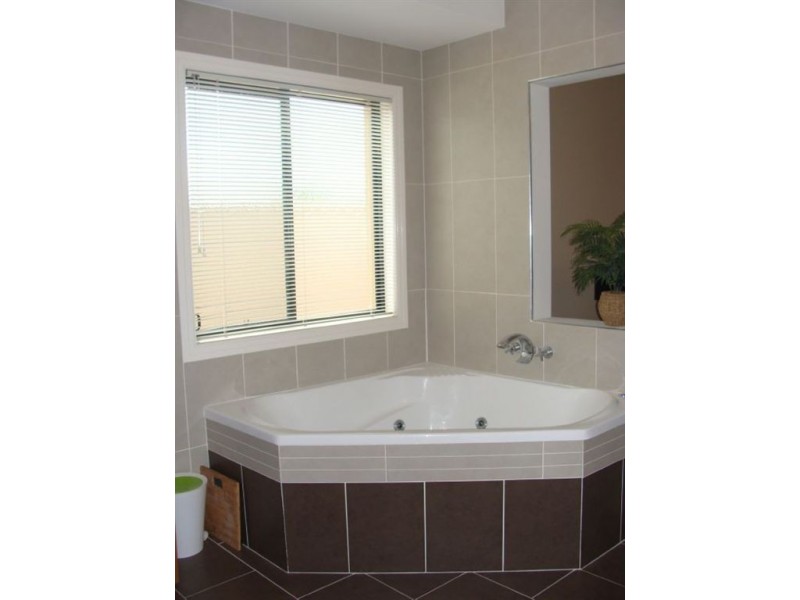 3 Casuarina Street, Molendinar QLD 4214