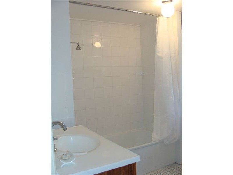 3/27 White Street, Southport QLD 4215