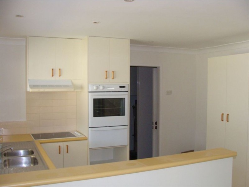 2/27 Gardiners Place, Southport QLD 4215