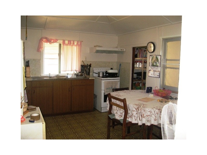 25 Ruge, Proserpine QLD 4800