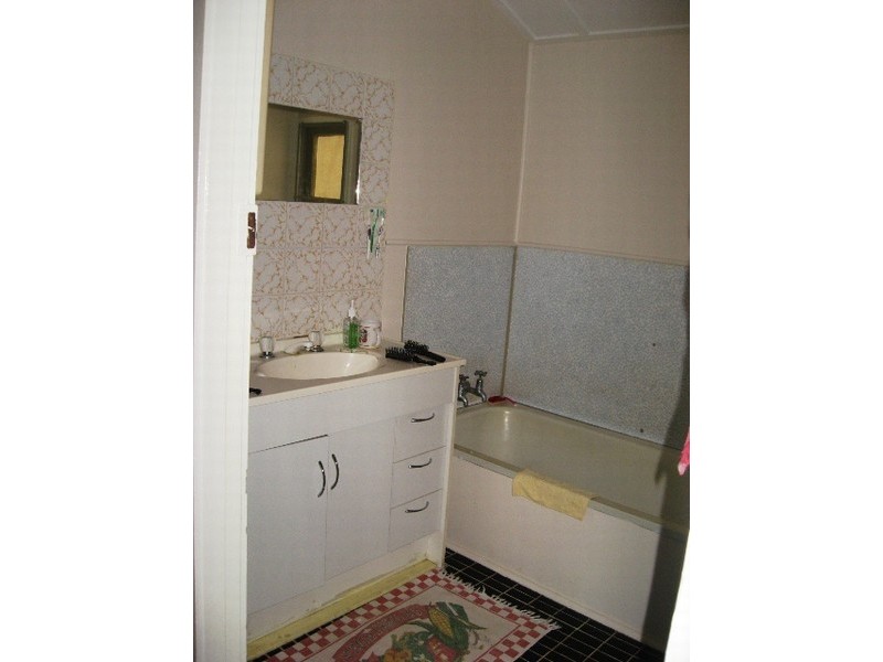 25 Ruge, Proserpine QLD 4800