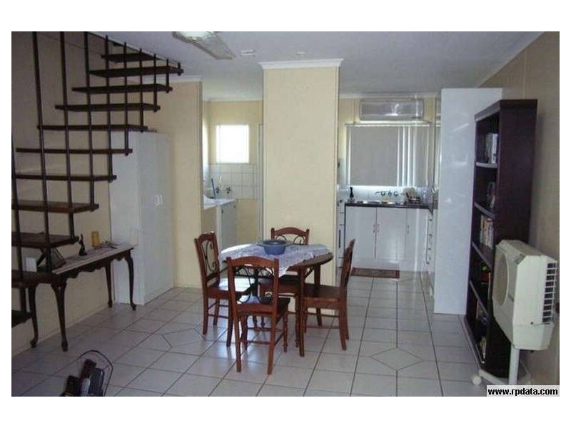 2/15 James, Mackay QLD 4740
