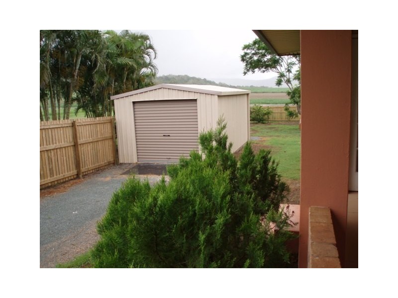 00 ushers, Mount Julian QLD 4800