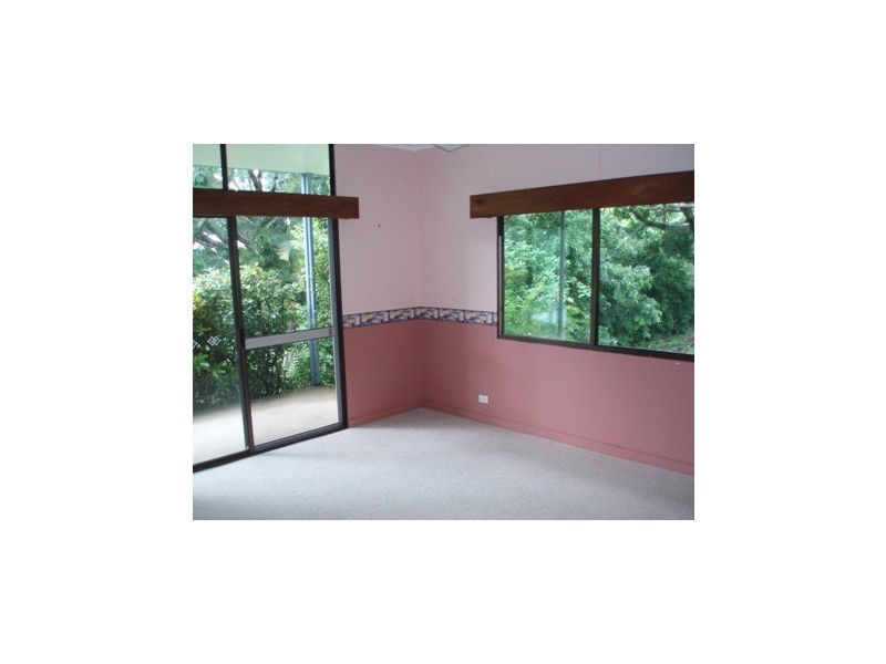 00 Cams, Mount Julian QLD 4800