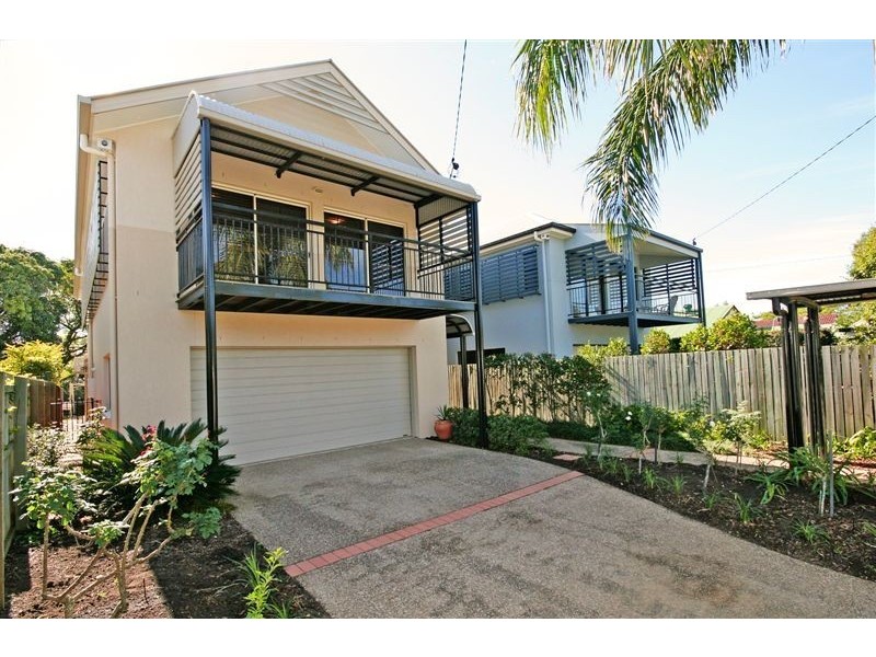 90 Long Street West, Graceville QLD 4075