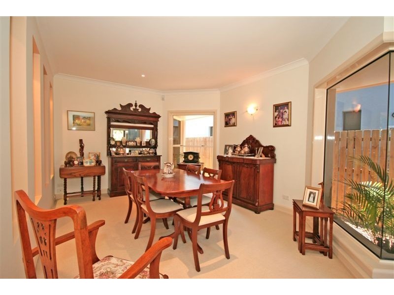 90 Long Street West, Graceville QLD 4075